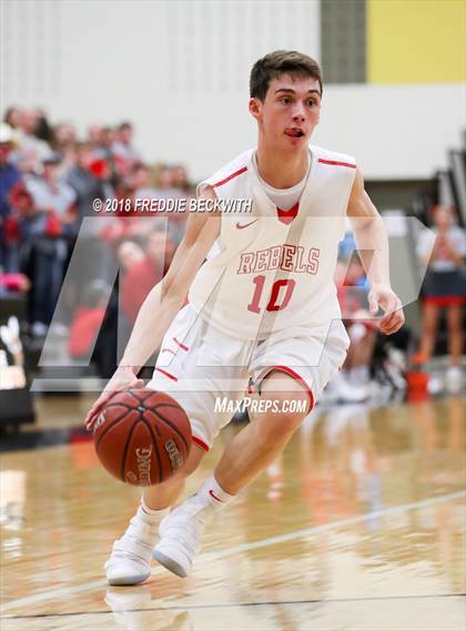 Thumbnail 1 in Muenster vs. Sam Rayburn (UIL 2A Regional Quarterfinal) photogallery.