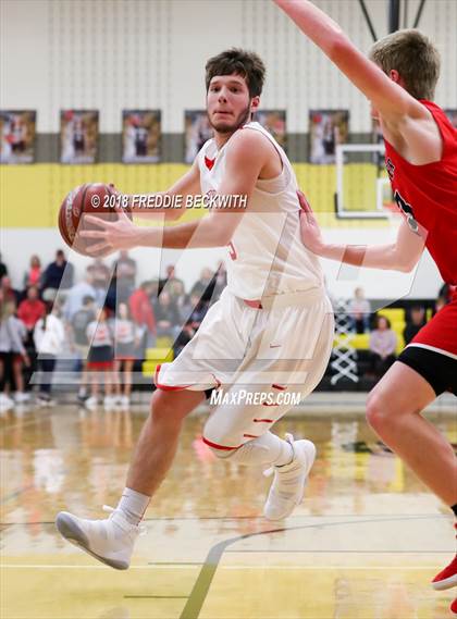 Thumbnail 2 in Muenster vs. Sam Rayburn (UIL 2A Regional Quarterfinal) photogallery.