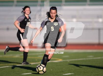 Thumbnail 1 in Mountain View vs St. Ignatius (CIF CCS Open Division Semifinal) photogallery.