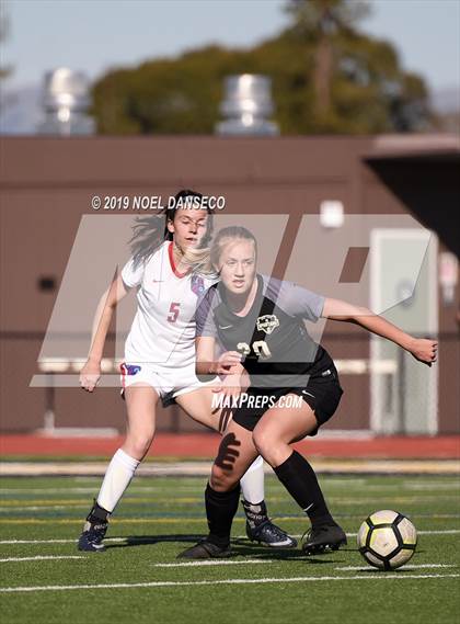 Thumbnail 2 in Mountain View vs St. Ignatius (CIF CCS Open Division Semifinal) photogallery.