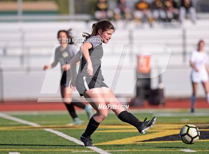 Thumbnail 3 in Mountain View vs St. Ignatius (CIF CCS Open Division Semifinal) photogallery.