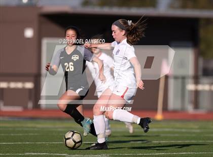 Thumbnail 3 in Mountain View vs St. Ignatius (CIF CCS Open Division Semifinal) photogallery.