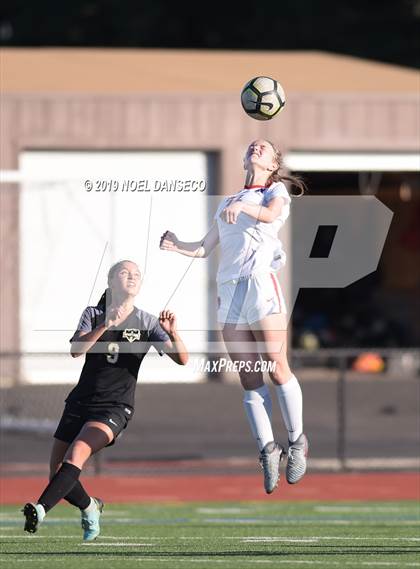 Thumbnail 3 in Mountain View vs St. Ignatius (CIF CCS Open Division Semifinal) photogallery.