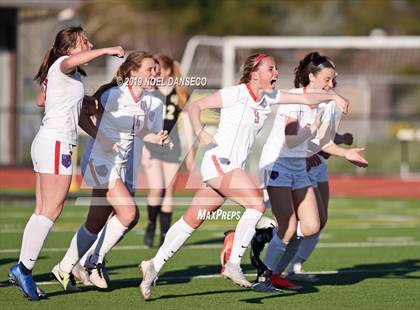 Thumbnail 2 in Mountain View vs St. Ignatius (CIF CCS Open Division Semifinal) photogallery.
