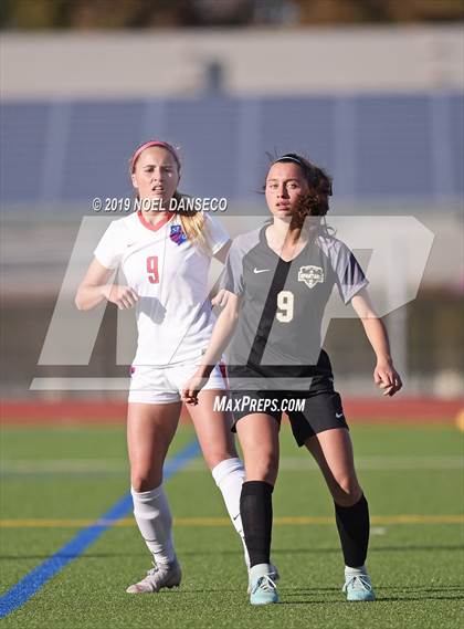Thumbnail 2 in Mountain View vs St. Ignatius (CIF CCS Open Division Semifinal) photogallery.