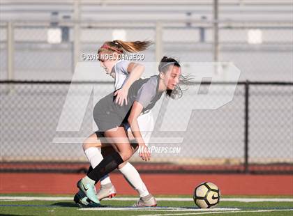 Thumbnail 3 in Mountain View vs St. Ignatius (CIF CCS Open Division Semifinal) photogallery.