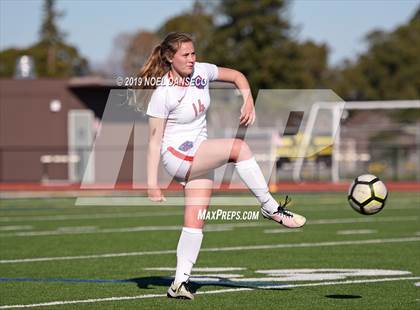 Thumbnail 3 in Mountain View vs St. Ignatius (CIF CCS Open Division Semifinal) photogallery.