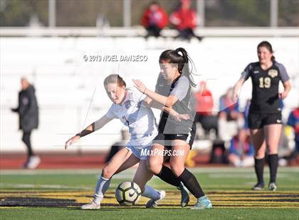 Thumbnail 1 in Mountain View vs St. Ignatius (CIF CCS Open Division Semifinal) photogallery.