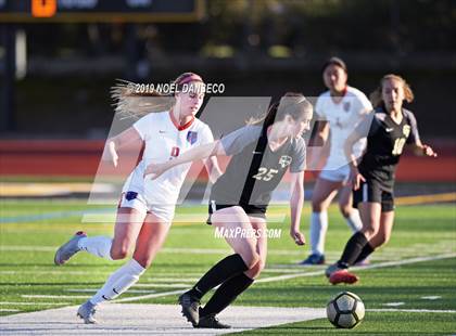 Thumbnail 2 in Mountain View vs St. Ignatius (CIF CCS Open Division Semifinal) photogallery.