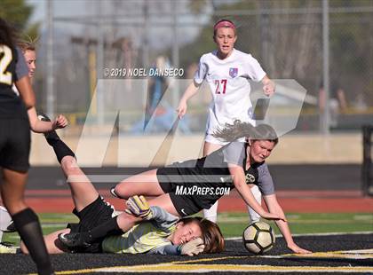 Thumbnail 1 in Mountain View vs St. Ignatius (CIF CCS Open Division Semifinal) photogallery.