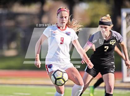 Thumbnail 3 in Mountain View vs St. Ignatius (CIF CCS Open Division Semifinal) photogallery.