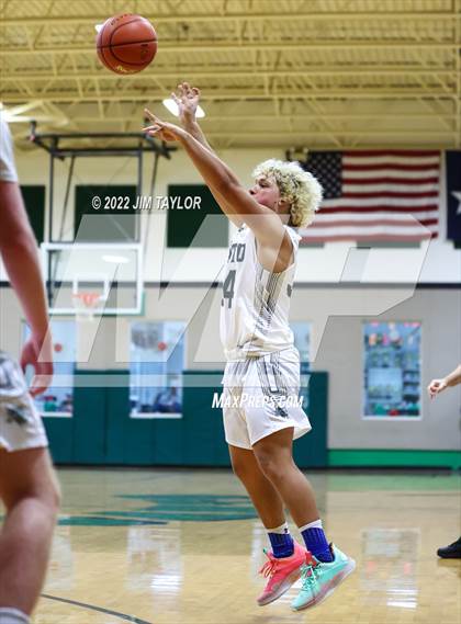 Thumbnail 2 in Huckabay vs Santo (Santo Tournament) photogallery.