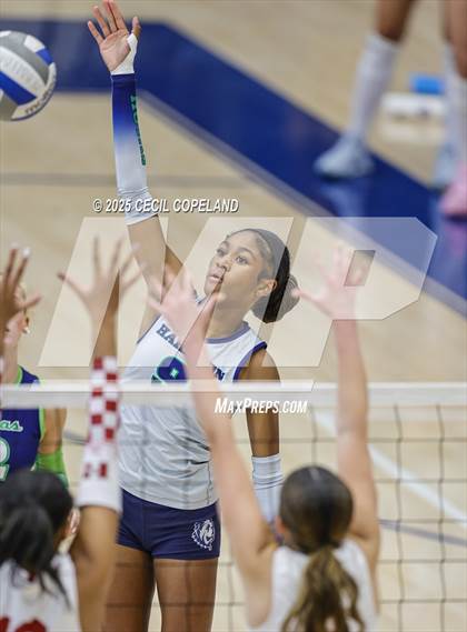 Thumbnail 3 in Harrison vs. Hillgrove (Region 3AAAAAA Championship) photogallery.