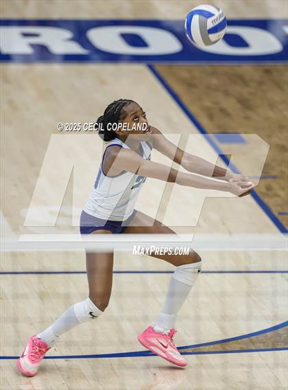 Thumbnail 2 in Harrison vs. Hillgrove (Region 3AAAAAA Championship) photogallery.