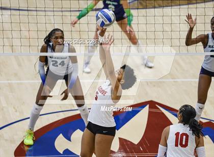 Thumbnail 3 in Harrison vs. Hillgrove (Region 3AAAAAA Championship) photogallery.