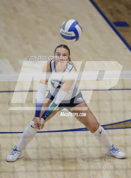 Thumbnail 3 in Harrison vs. Hillgrove (Region 3AAAAAA Championship) photogallery.