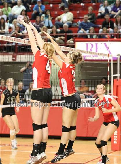 Thumbnail 3 in Cardinal Gibbons vs North Iredell (NCHSAA 3A Final) photogallery.