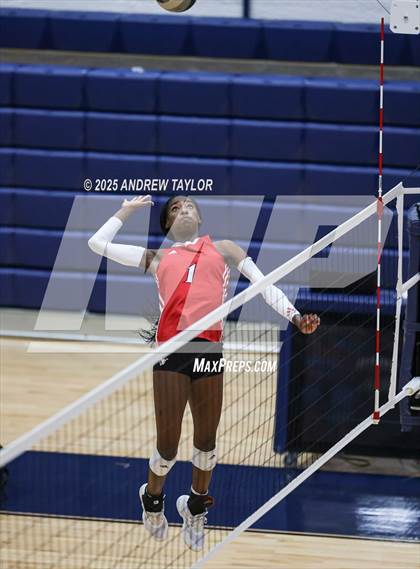 Thumbnail 3 in Goose Creek Memorial @ Kingwood photogallery.