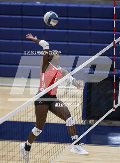 Thumbnail 3 in Goose Creek Memorial @ Kingwood photogallery.