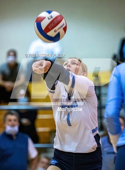 Thumbnail 3 in Gaston Day vs Caldwell Academy (NCISAA 2A State Championship) photogallery.
