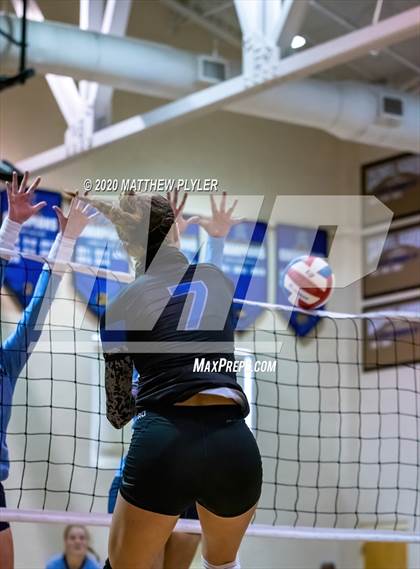 Thumbnail 2 in Gaston Day vs Caldwell Academy (NCISAA 2A State Championship) photogallery.
