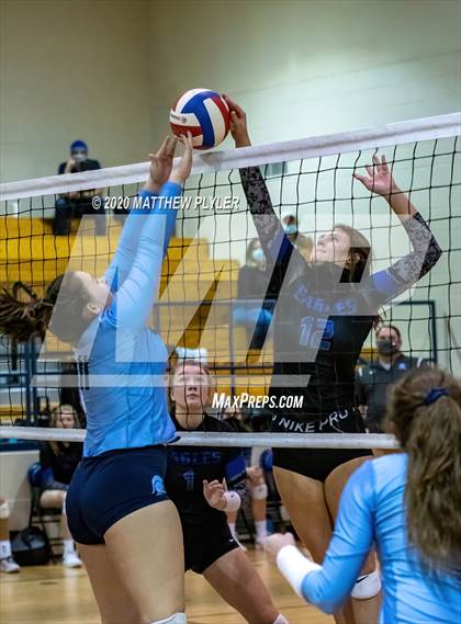 Thumbnail 2 in Gaston Day vs Caldwell Academy (NCISAA 2A State Championship) photogallery.