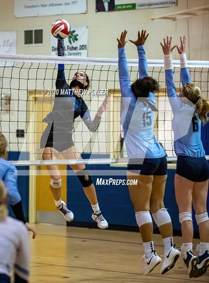 Thumbnail 1 in Gaston Day vs Caldwell Academy (NCISAA 2A State Championship) photogallery.