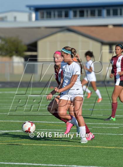 Thumbnail 1 in Klein vs Round Rock (UIL 6A Regional Quarterfinal) photogallery.