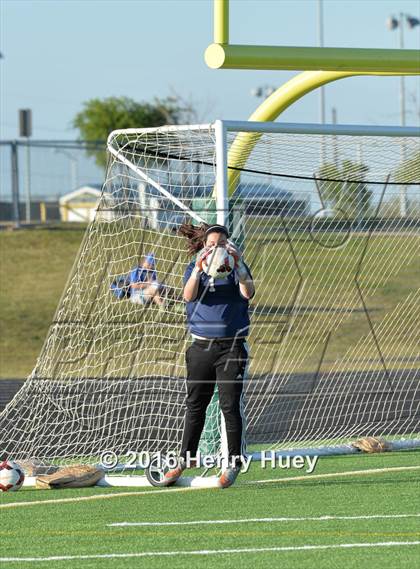 Thumbnail 3 in Klein vs Round Rock (UIL 6A Regional Quarterfinal) photogallery.
