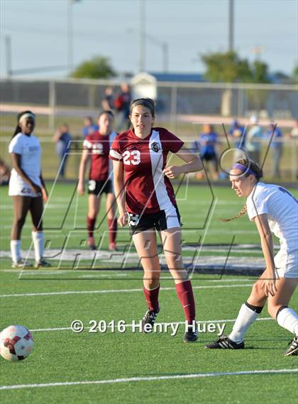 Thumbnail 3 in Klein vs Round Rock (UIL 6A Regional Quarterfinal) photogallery.