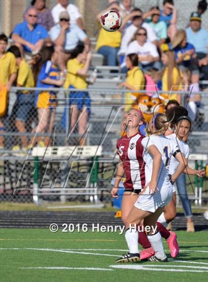 Thumbnail 1 in Klein vs Round Rock (UIL 6A Regional Quarterfinal) photogallery.