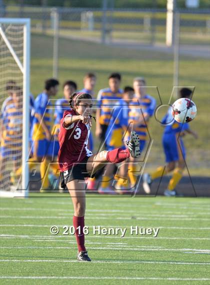 Thumbnail 2 in Klein vs Round Rock (UIL 6A Regional Quarterfinal) photogallery.