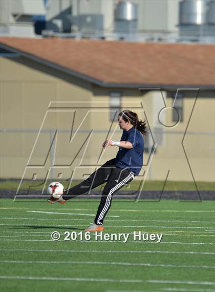 Thumbnail 3 in Klein vs Round Rock (UIL 6A Regional Quarterfinal) photogallery.