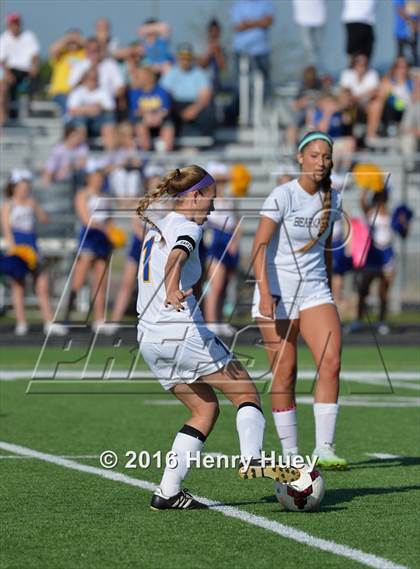 Thumbnail 2 in Klein vs Round Rock (UIL 6A Regional Quarterfinal) photogallery.