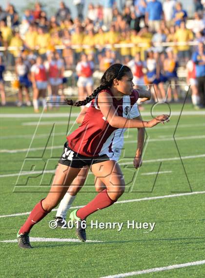 Thumbnail 1 in Klein vs Round Rock (UIL 6A Regional Quarterfinal) photogallery.