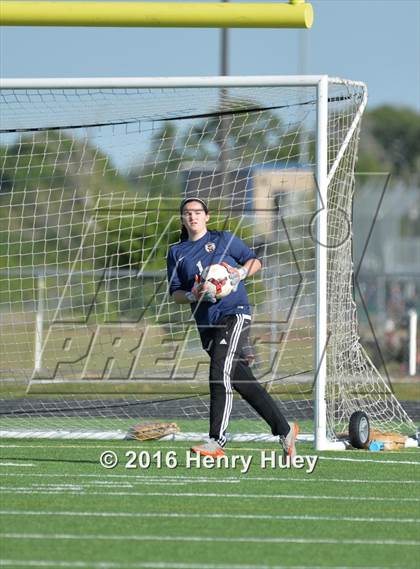 Thumbnail 1 in Klein vs Round Rock (UIL 6A Regional Quarterfinal) photogallery.