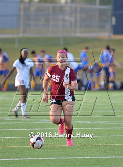 Thumbnail 3 in Klein vs Round Rock (UIL 6A Regional Quarterfinal) photogallery.