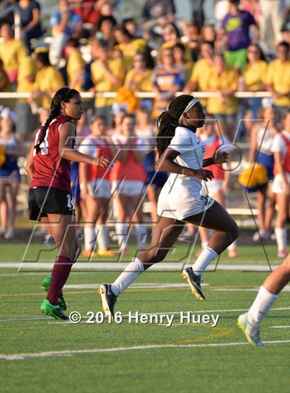 Thumbnail 2 in Klein vs Round Rock (UIL 6A Regional Quarterfinal) photogallery.