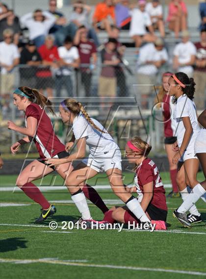 Thumbnail 3 in Klein vs Round Rock (UIL 6A Regional Quarterfinal) photogallery.