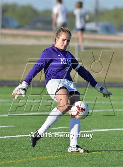 Thumbnail 1 in Klein vs Round Rock (UIL 6A Regional Quarterfinal) photogallery.