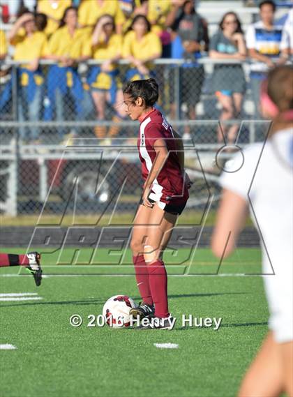 Thumbnail 2 in Klein vs Round Rock (UIL 6A Regional Quarterfinal) photogallery.