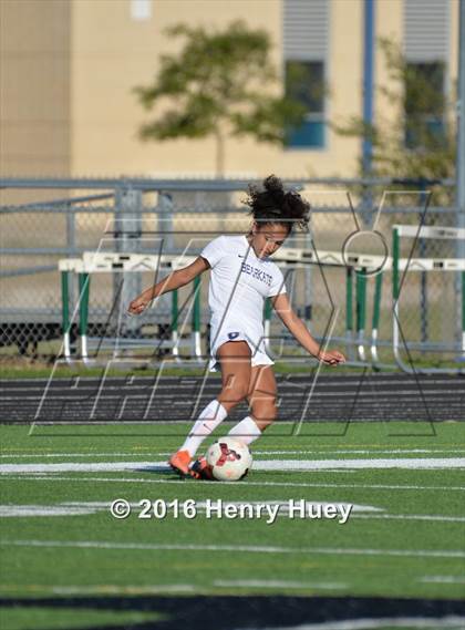 Thumbnail 3 in Klein vs Round Rock (UIL 6A Regional Quarterfinal) photogallery.