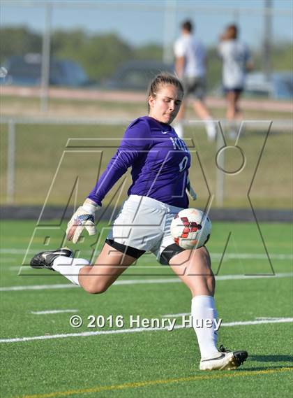 Thumbnail 3 in Klein vs Round Rock (UIL 6A Regional Quarterfinal) photogallery.