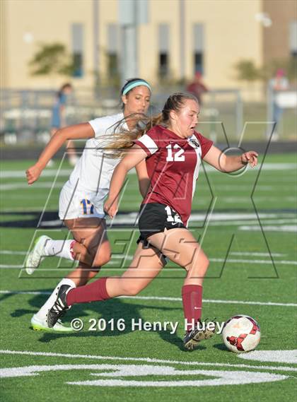 Thumbnail 1 in Klein vs Round Rock (UIL 6A Regional Quarterfinal) photogallery.