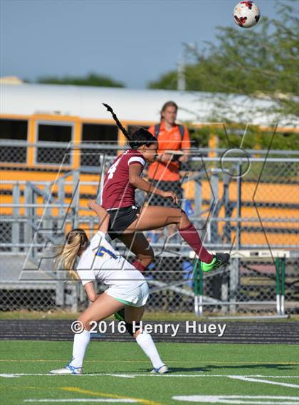 Thumbnail 3 in Klein vs Round Rock (UIL 6A Regional Quarterfinal) photogallery.