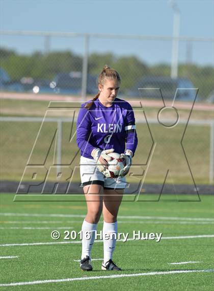 Thumbnail 2 in Klein vs Round Rock (UIL 6A Regional Quarterfinal) photogallery.