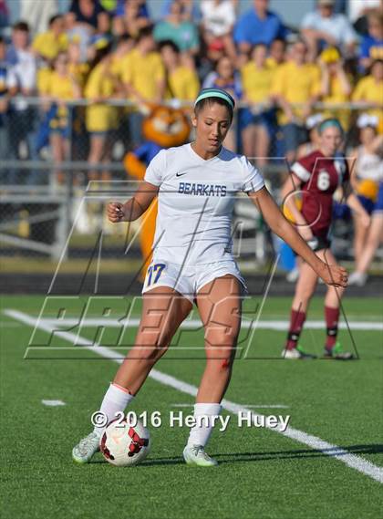 Thumbnail 3 in Klein vs Round Rock (UIL 6A Regional Quarterfinal) photogallery.