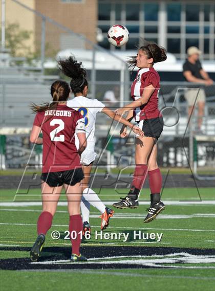 Thumbnail 1 in Klein vs Round Rock (UIL 6A Regional Quarterfinal) photogallery.