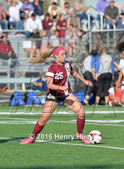 Thumbnail 2 in Klein vs Round Rock (UIL 6A Regional Quarterfinal) photogallery.