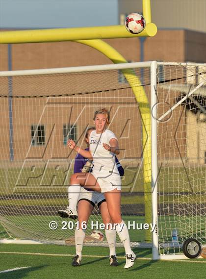 Thumbnail 3 in Klein vs Round Rock (UIL 6A Regional Quarterfinal) photogallery.